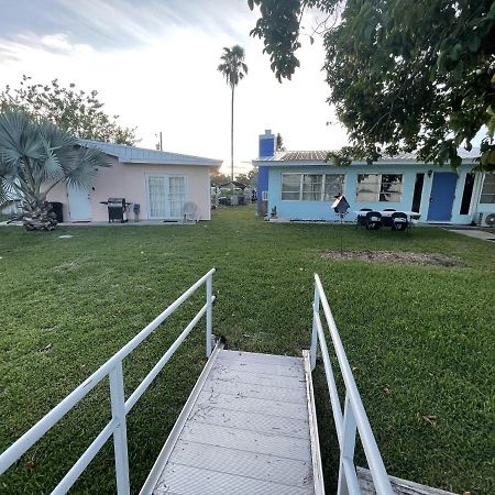 Rim Canal Cottage 'Yellow House' With Canal Views & Boat Dock Cottage 奥基乔比 外观 照片